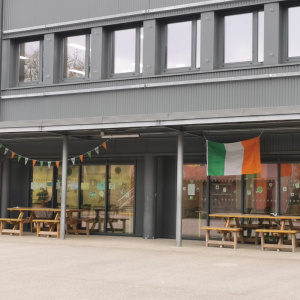 Collège aux couleurs de l'Irlande