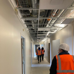 Dans les couloirs du futur lycée